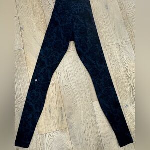 Lululemon Navy Blue and Black Paisley high-rise leggings